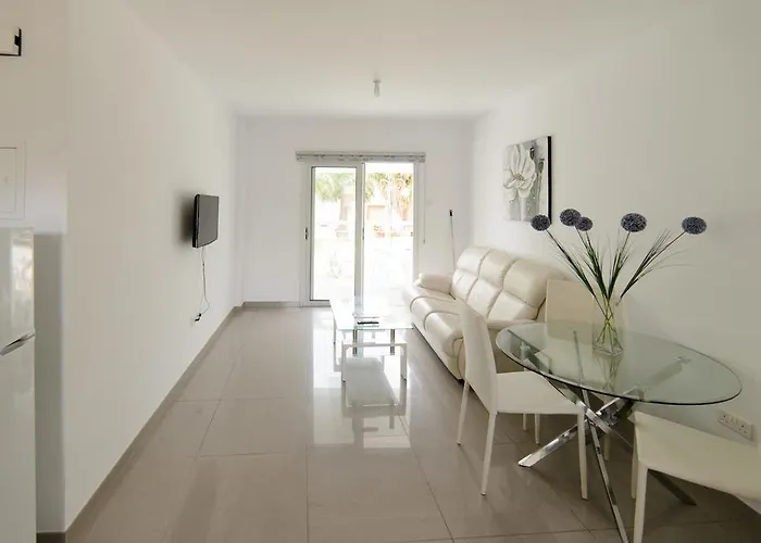 Apartamento Katalimata Court *