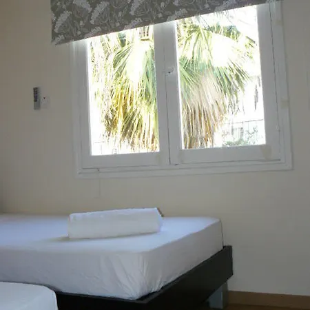 Katalimata Court アパート アヤナパ